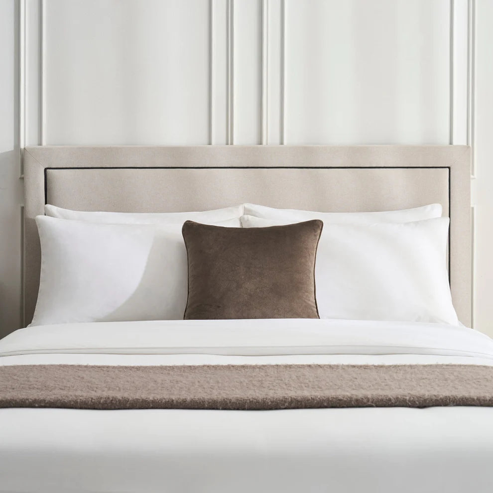 Marylebone Cream/Black Bed