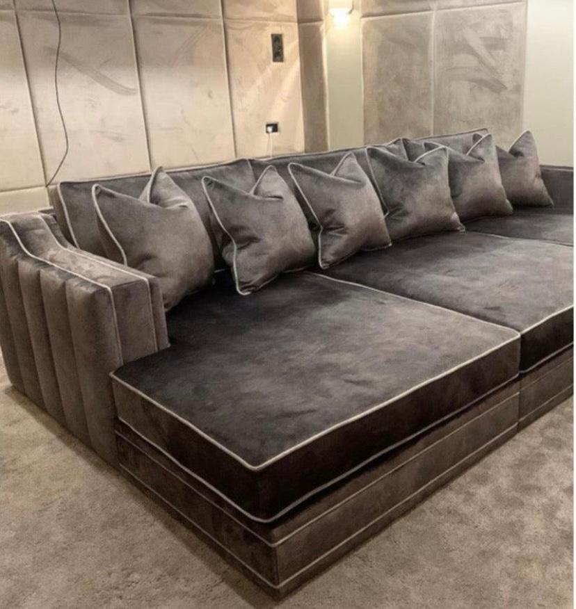 luxury-louis-cinema-sofa